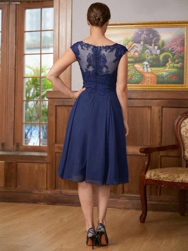 Judy A-Line/Princess Chiffon Lace Scoop Sleeveless Knee-Length Mother of the Bride Dresses DEP0020368