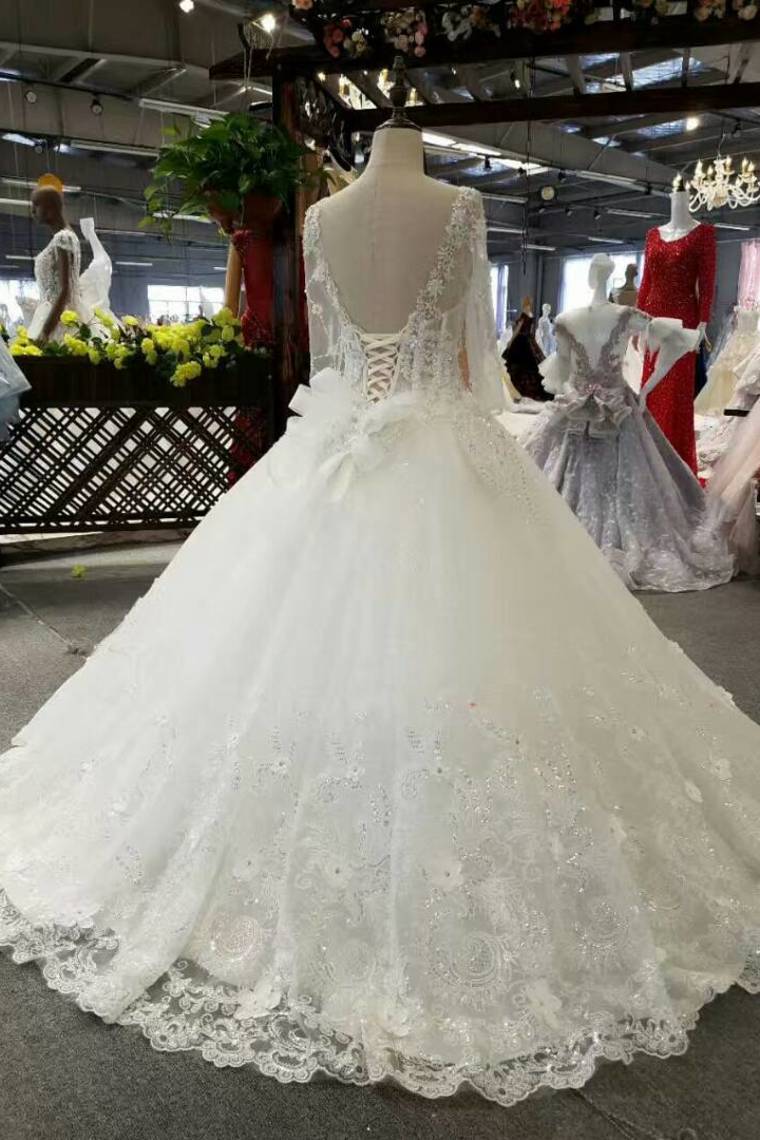 Luxury Wedding Dresses A-Line Floor Length Long Sleeves Lace Up Back Tulle With Applique And Beading