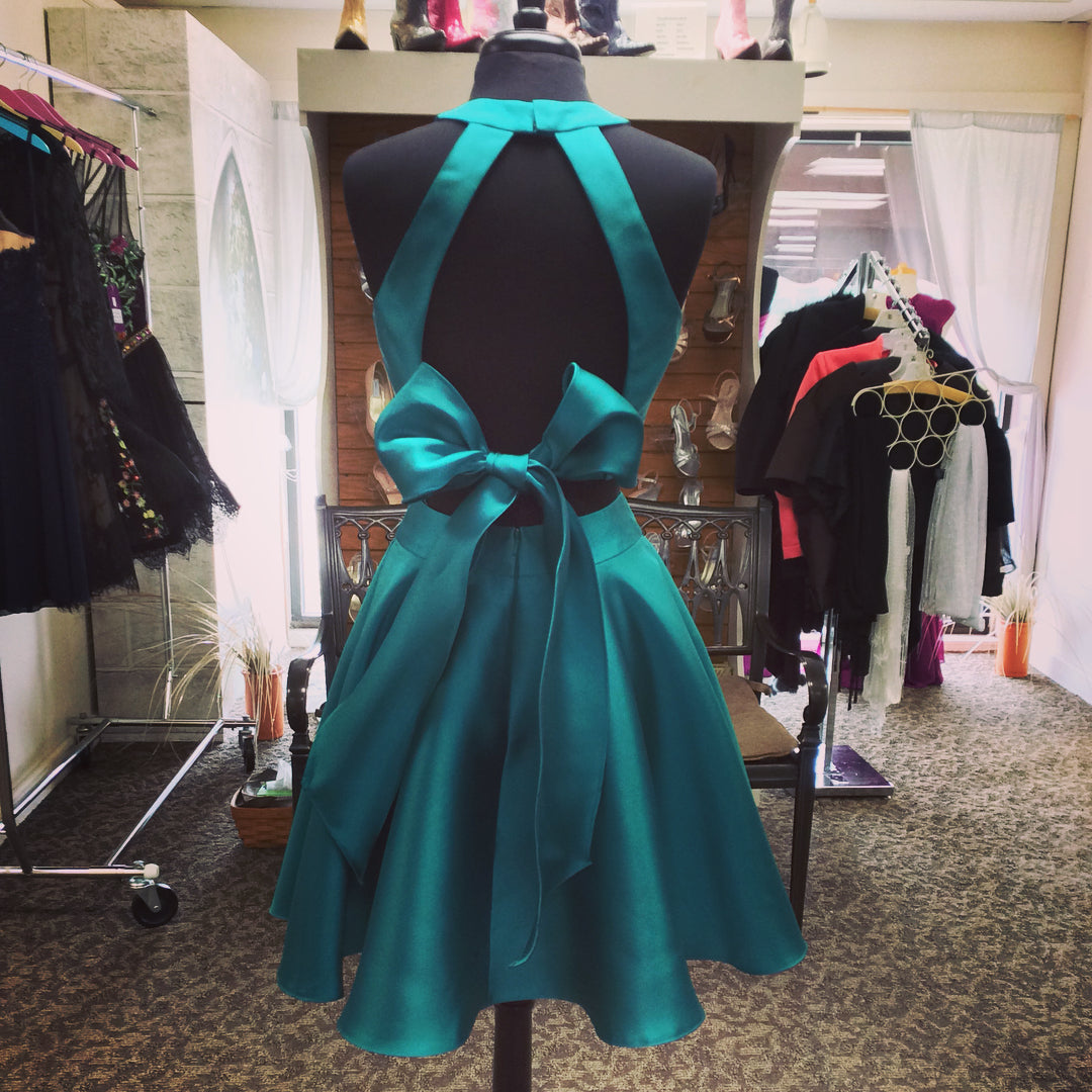Halter Sleeveless Cut Two Pieces Satin Homecoming Dresses A Line Kaylynn Out Bow Knot Teal Pleated