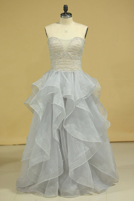 2024 Plus Size Strapless Prom Dresses Organza With Beading Floor Length