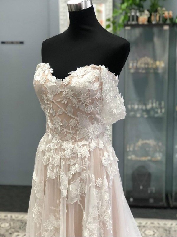 A-Line/Princess Off-the-Shoulder Tulle Applique Sleeveless Sweep/Brush Train Wedding Dresses DEP0005895