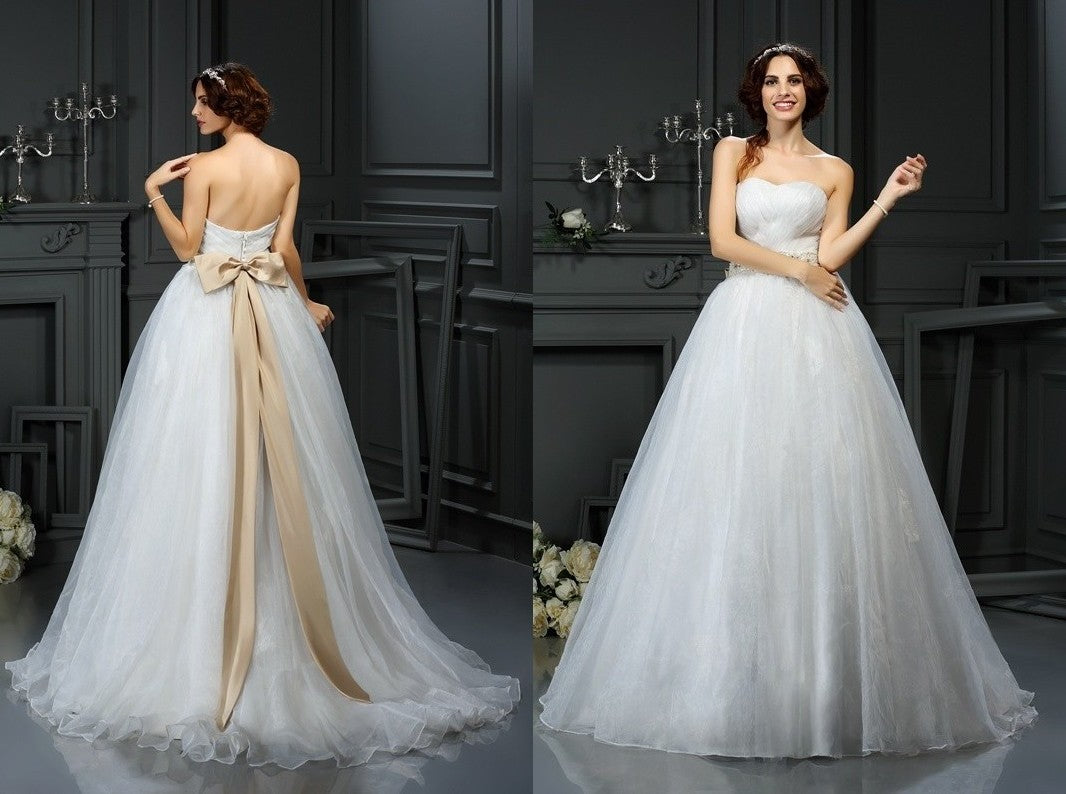 A-Line/Princess Sweetheart Applique Sleeveless Long Organza Wedding Dresses DEP0006822