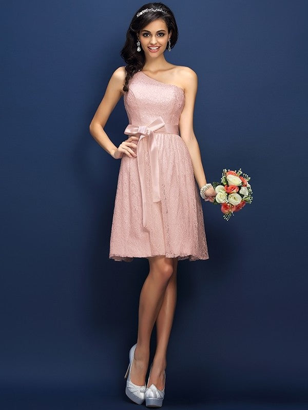 A-Line/Princess One-Shoulder Lace Sleeveless Short Lace Bridesmaid Dresses DEP0005755