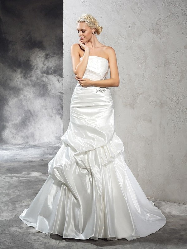 Sheath/Column Strapless Pleats Sleeveless Long Satin Wedding Dresses DEP0006965